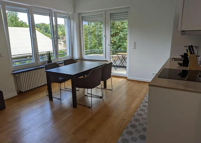 Refurbished 1br In Limpertsberg Appartement *