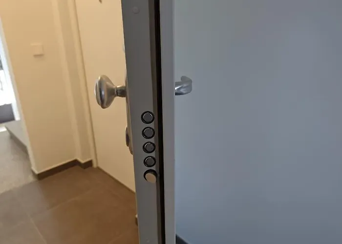 Appartement Refurbished 1br In Limpertsberg *