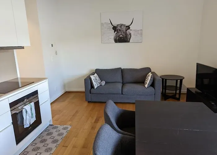 Refurbished 1br In Limpertsberg Appartement *